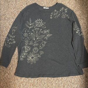 Natural Life Gray Graphic long sleeve Relaxed Fit